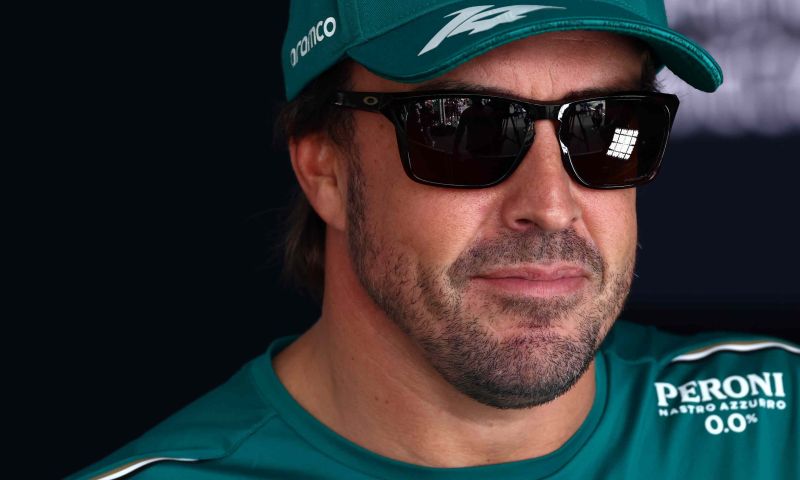 Alonso veilt McLaren met vijf kilometer op de teller