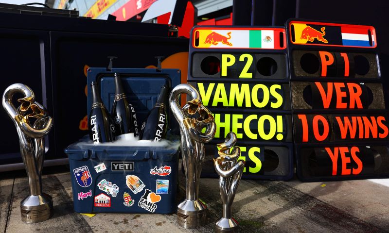 Große Feier Red Bull Perez vierfacher Vater Verstappen Geburtstag