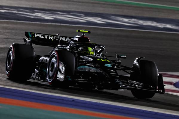 Lewis Hamilton y George Russell predicen la carrera del GP de Qatar 2023