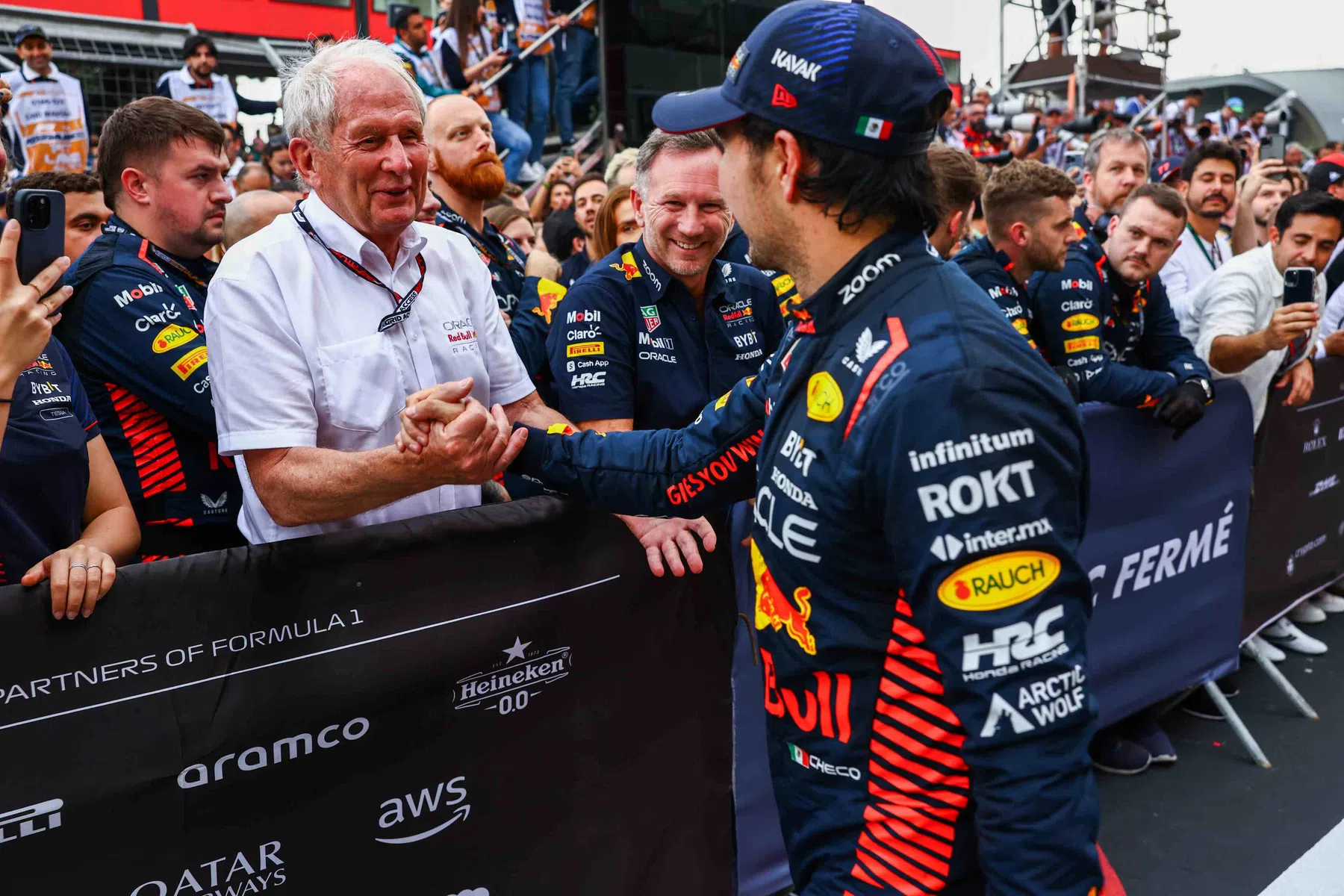 Helmut Marko evita falar sobre situação de Pérez na Red Bull