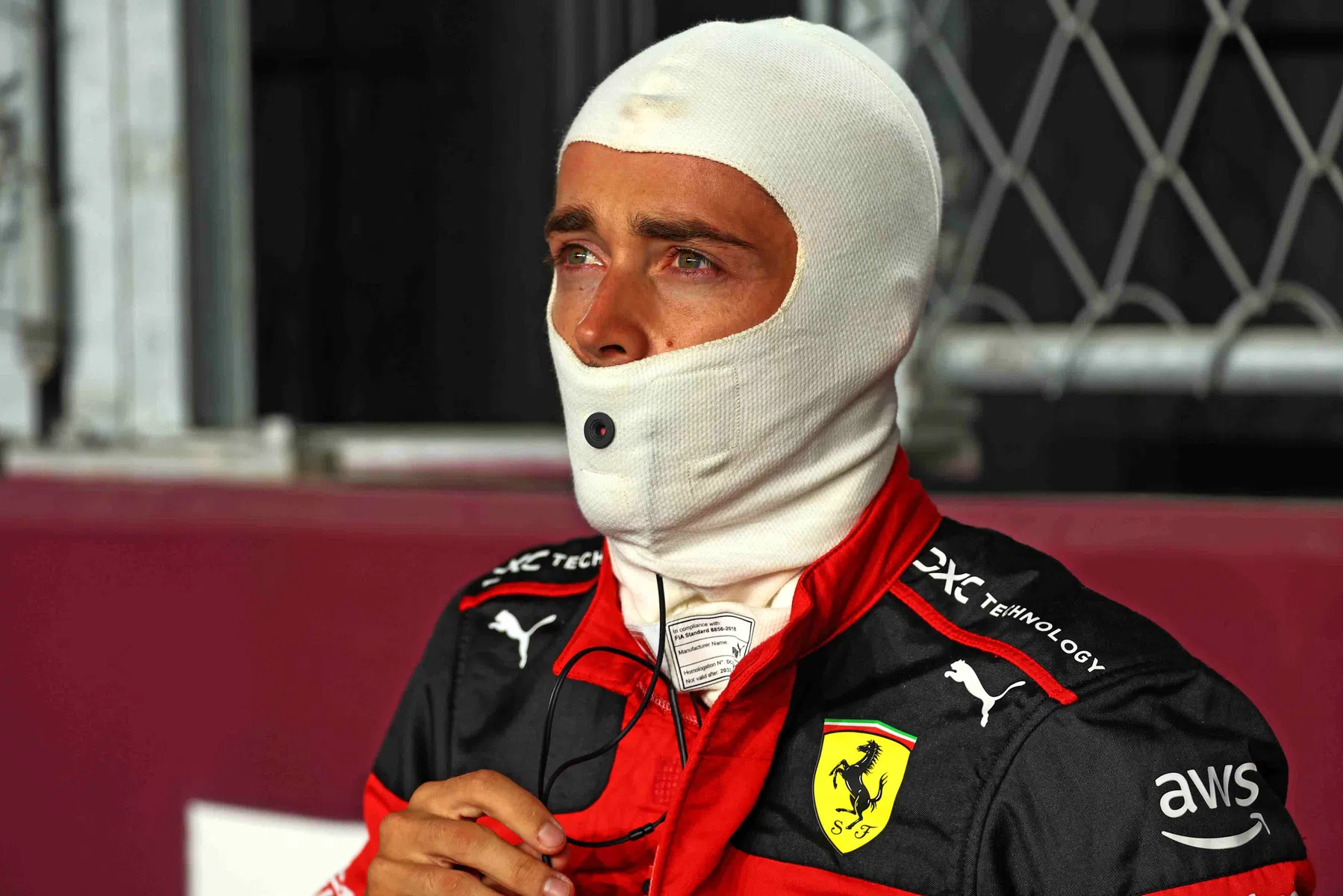 Leclerc lacht om geruchten megadeal met Ferrari