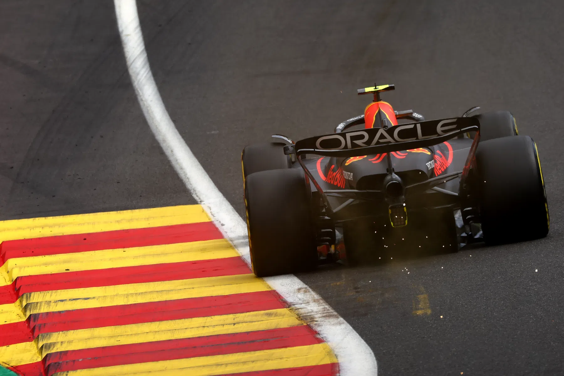 Indicativo? Red Bull posta imagem de Verstappen e Ricciardo em Spa