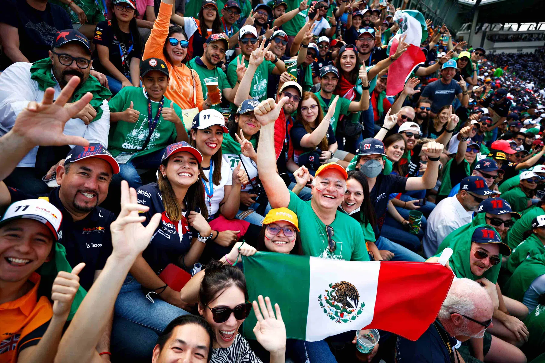 la línea de merchandising de red bull para pérez en méxico no es lo suficientemente especial