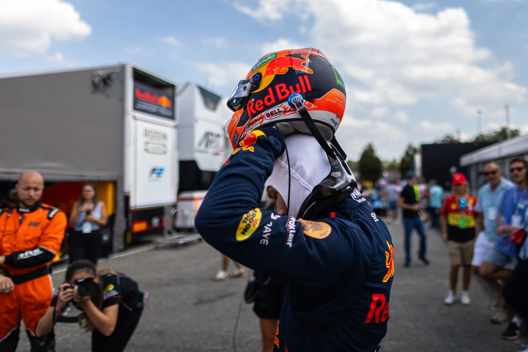 Red bull junior team hauger deja el equipo helmut marko 2024 F2 F3