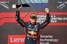 Thumbnail for article: Verstappen spricht die Buhrufe an, die er beim Heben der Trophäe hörte