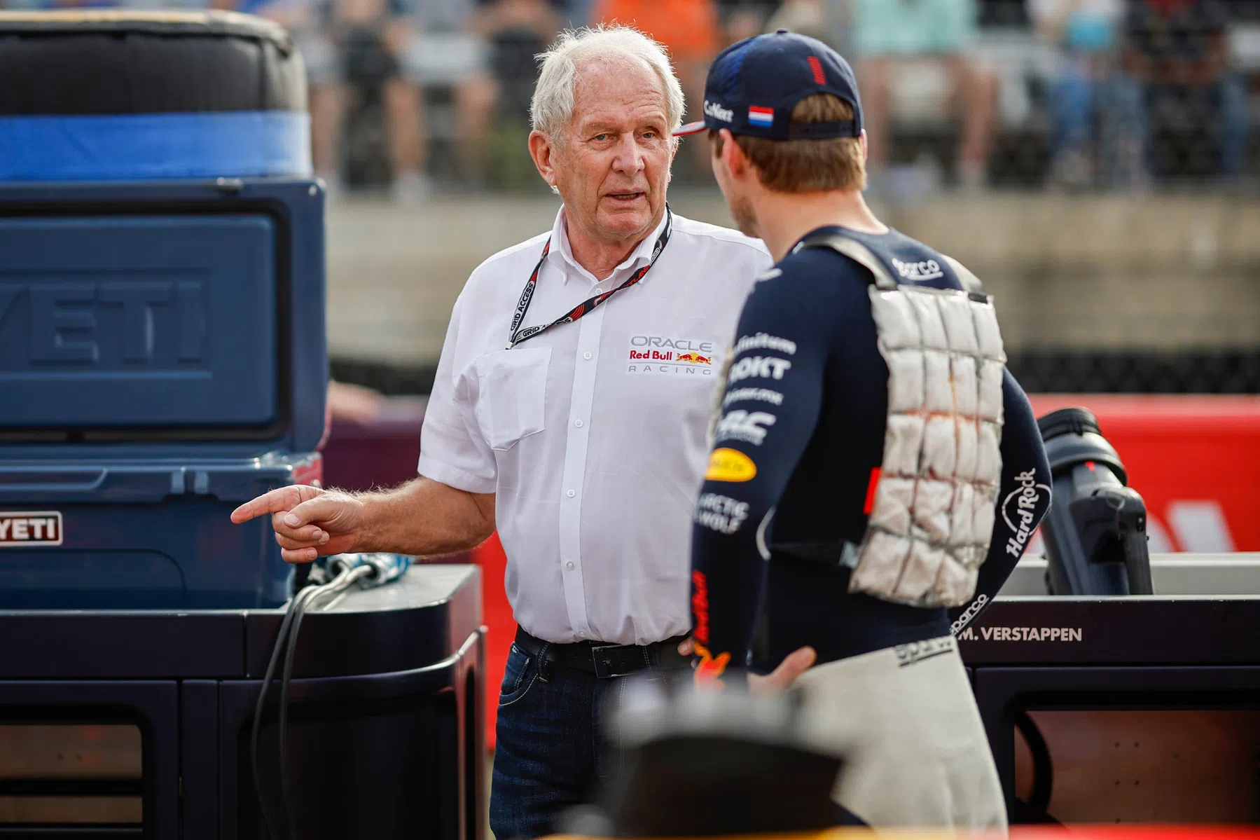 Helmut Marko foi abordado por um rival da Red Bull Racing