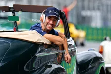 Thumbnail for article: Ricciardo 'dankbaar' nog te leven na incident met band