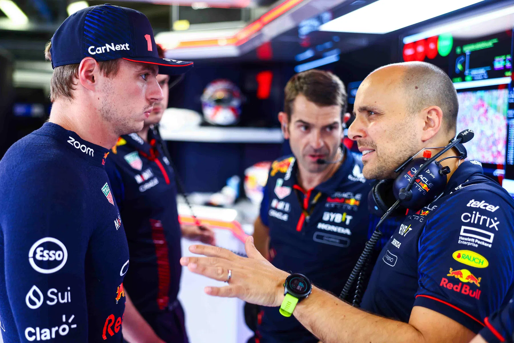 em que max verstappen e gianpiero lambiase diferem um do outro