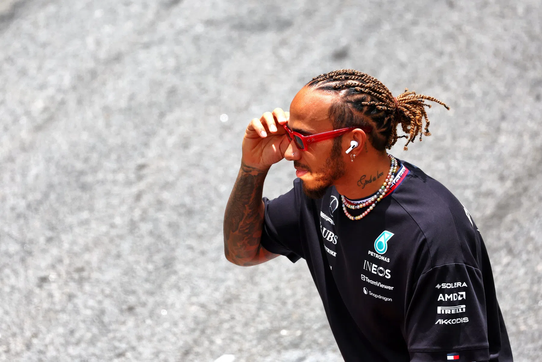 Hamilton spreekt zich uit over W14