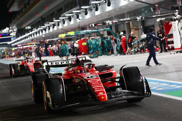 Charles Leclerc conquista la P1 in una FP2 prolungata a las vegas