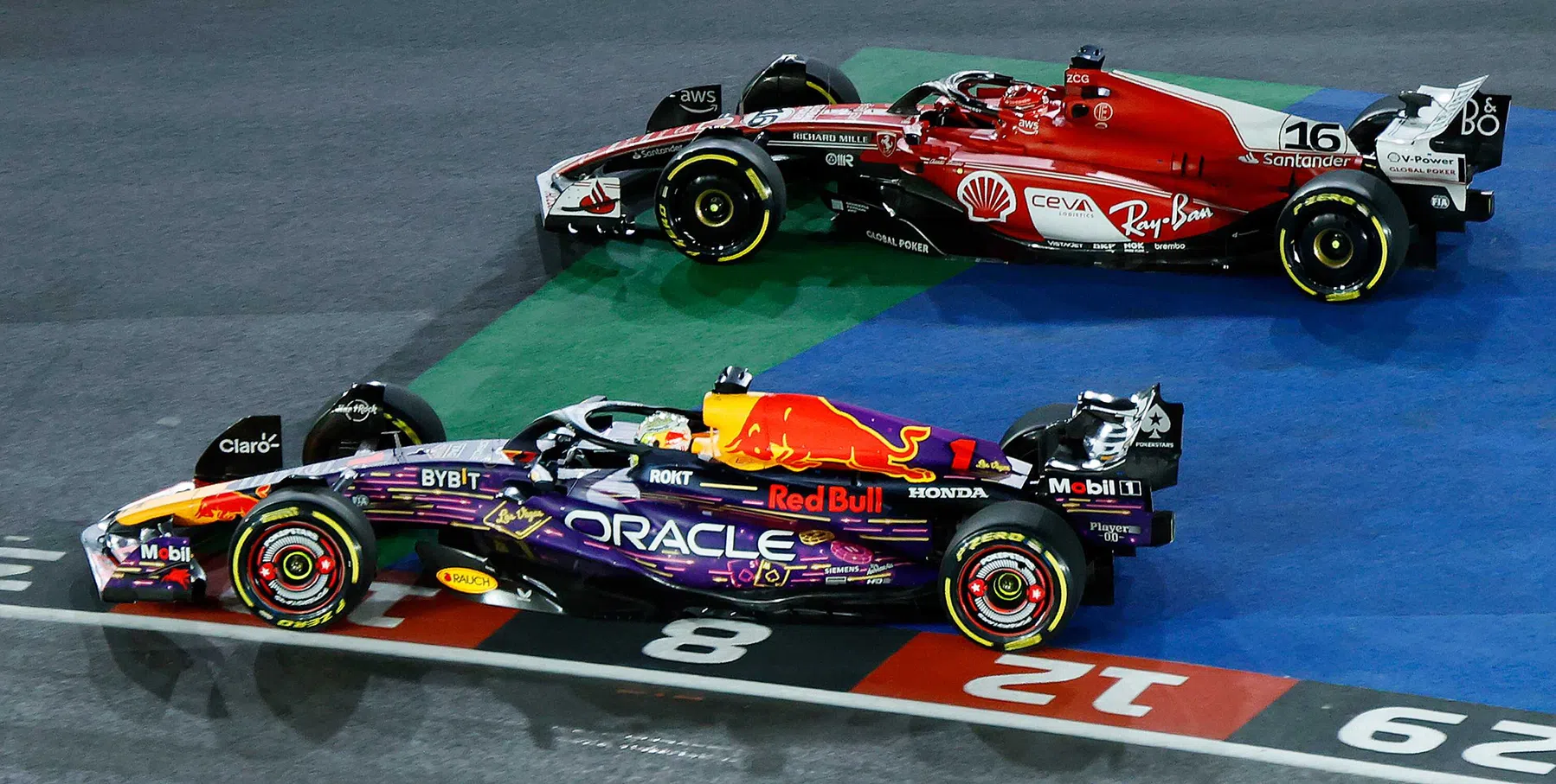 Verstappen krijgt vijf seconden straf na start-incident met Leclerc