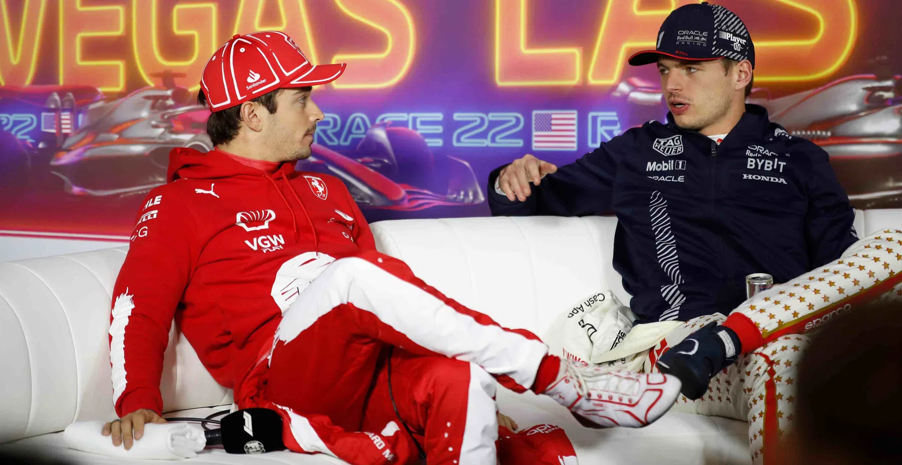 Verstappen si unisce ai piloti di F1 nella conferenza stampa del GP Abu Dhabi