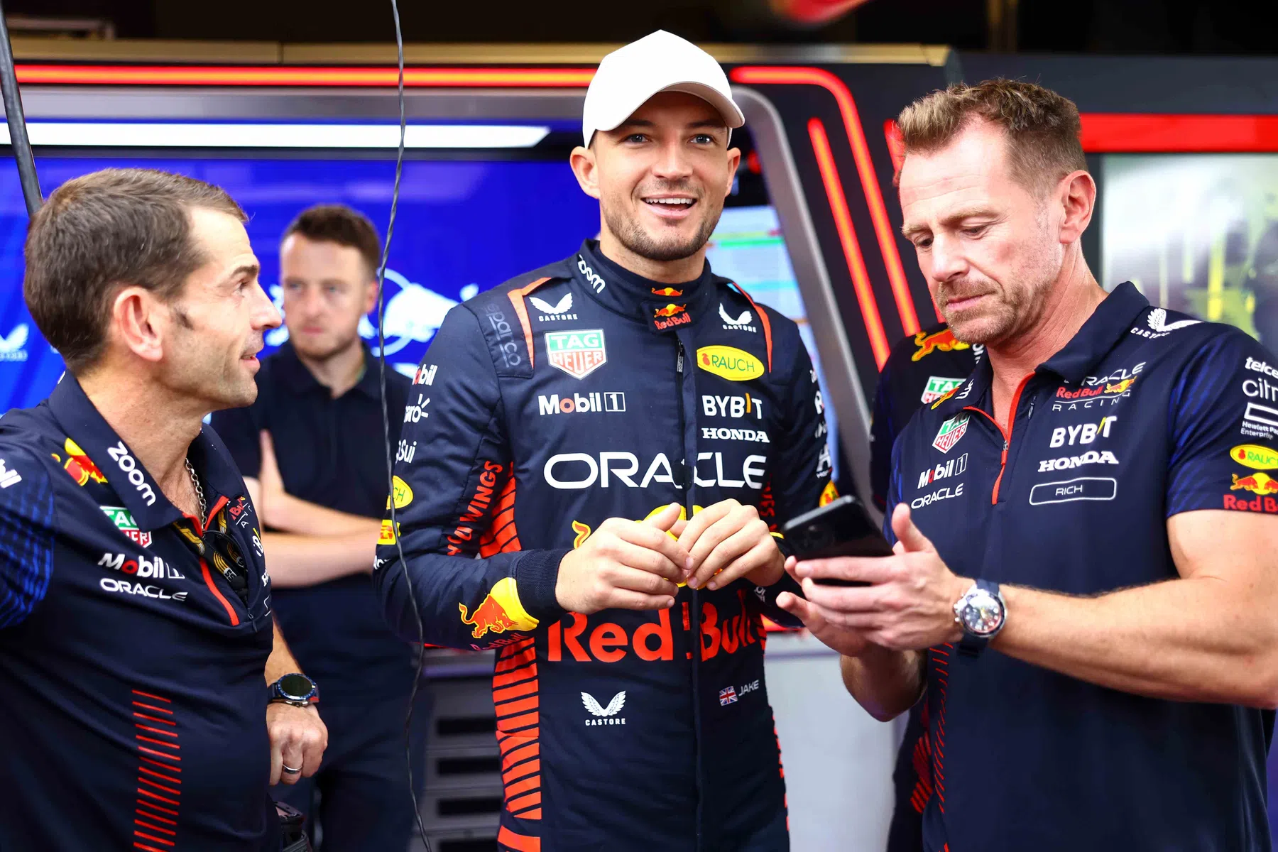 Dennis ontkracht dat rb19 speciaal ontwikkeld is voor verstappen