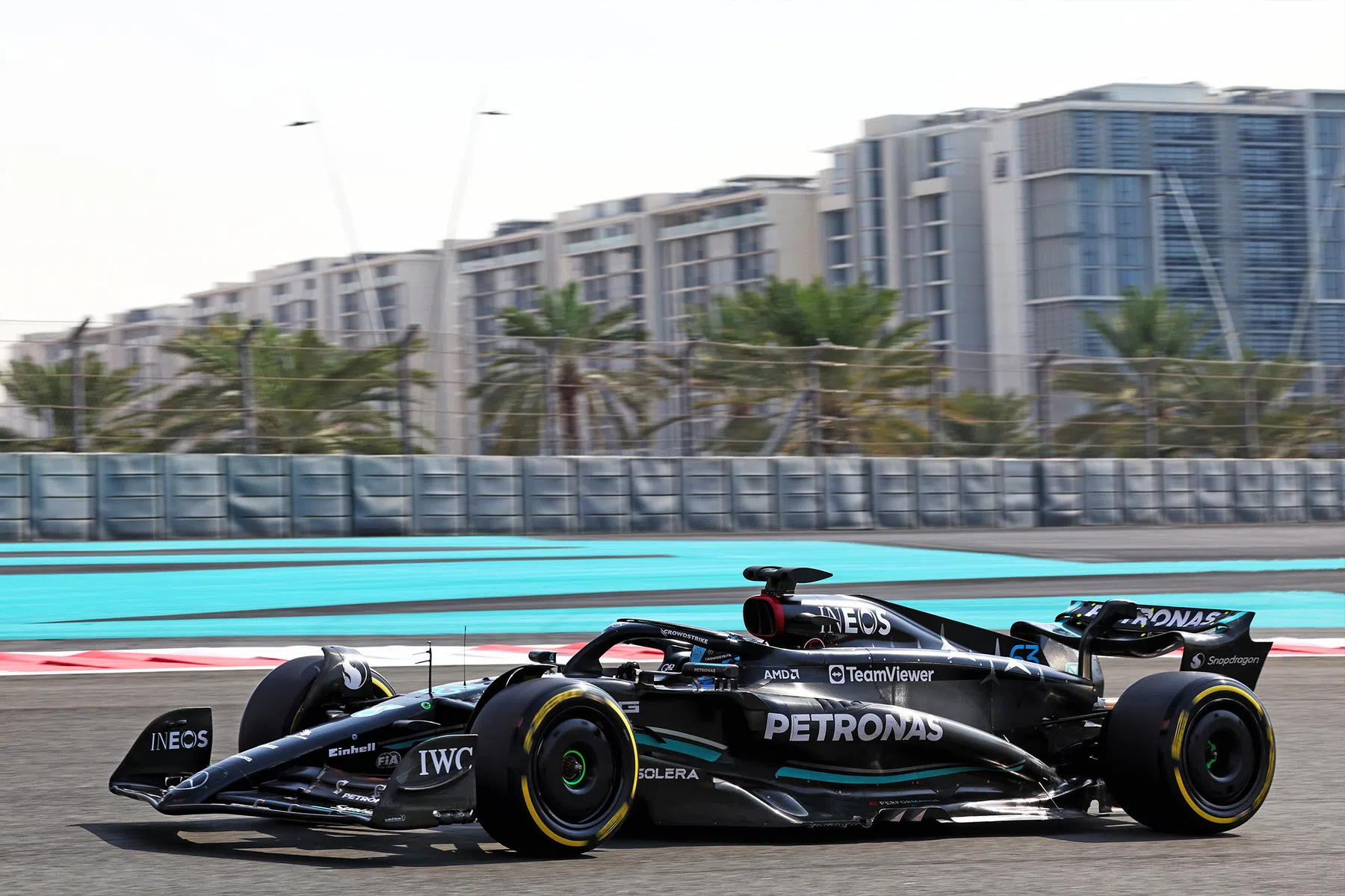 russel crashes during test in abu dhabi extra work mechanics