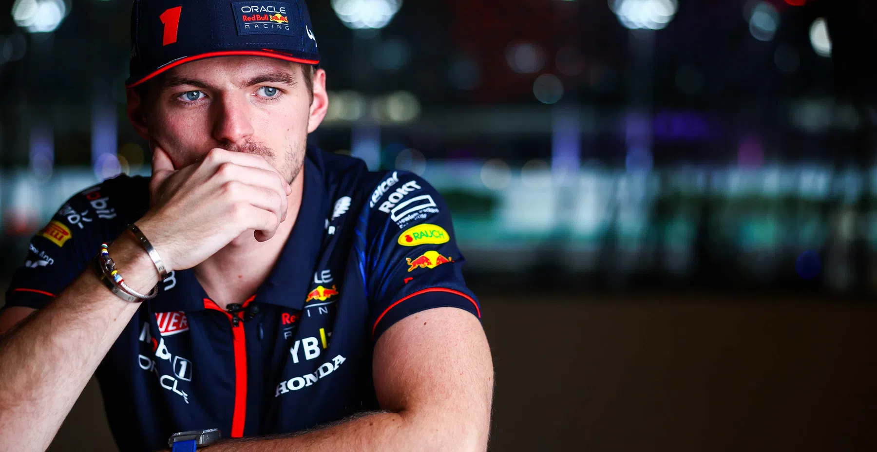 Verstappen se aburre del himno nacional holandés