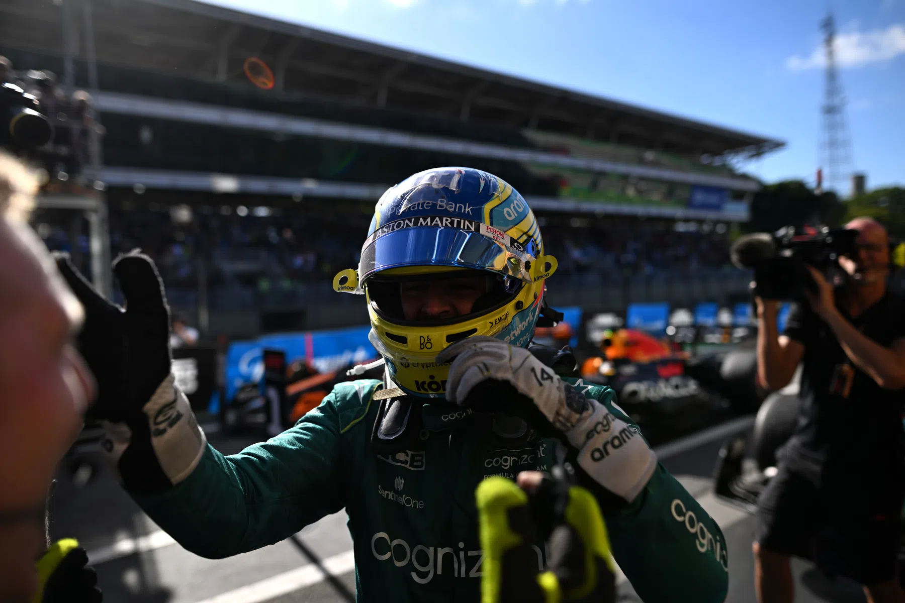 fernando alonso na quinta temporada com a aston martin