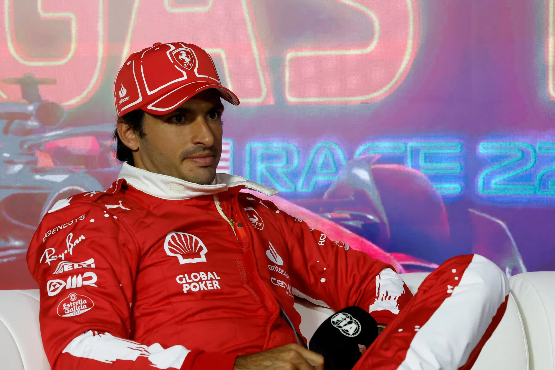 Sainz sobre Norris y Alonso, dejo medio centímetro extra Fórmula 1