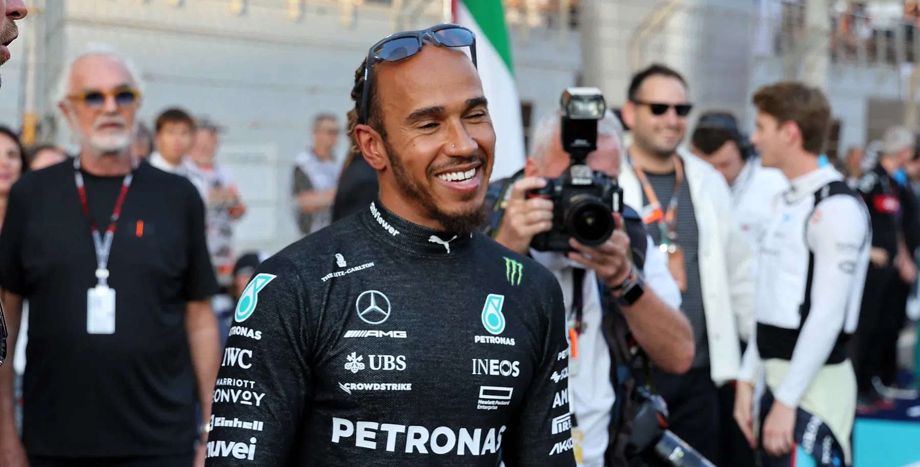 Lewis Hamilton wishes everyone a Merry Christmas and a Happy New Year!