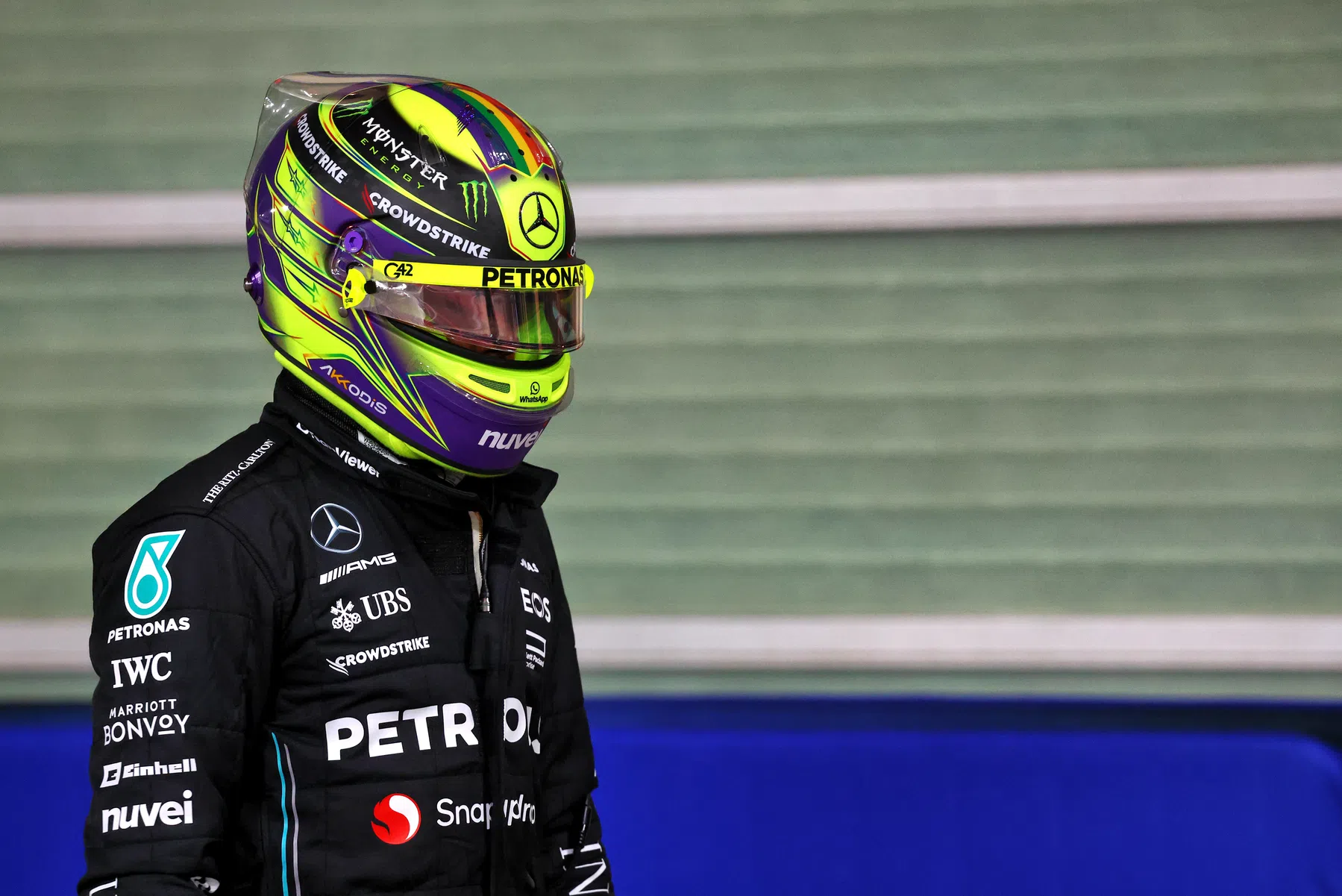 lewis hamilton spijbelde test door ziekte