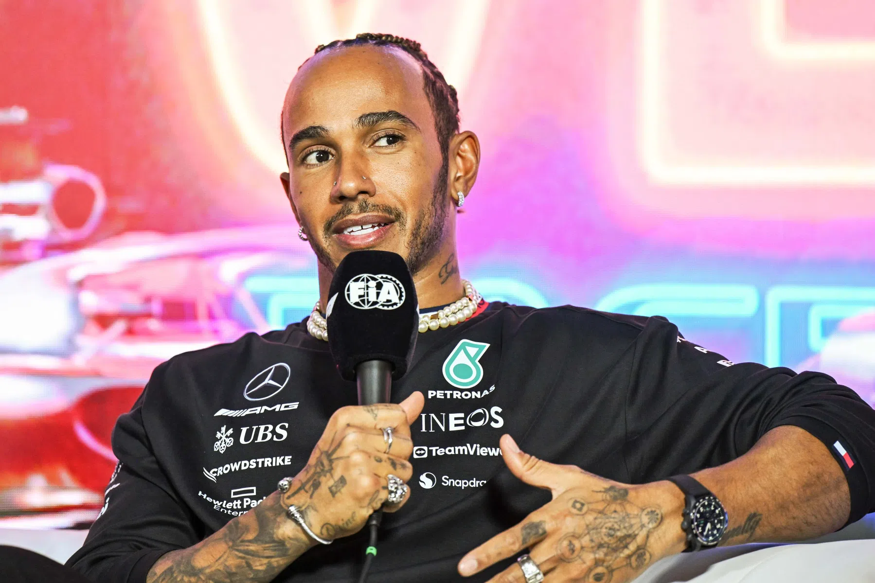 ferrari doet er verstandig aan om hamilton te halen