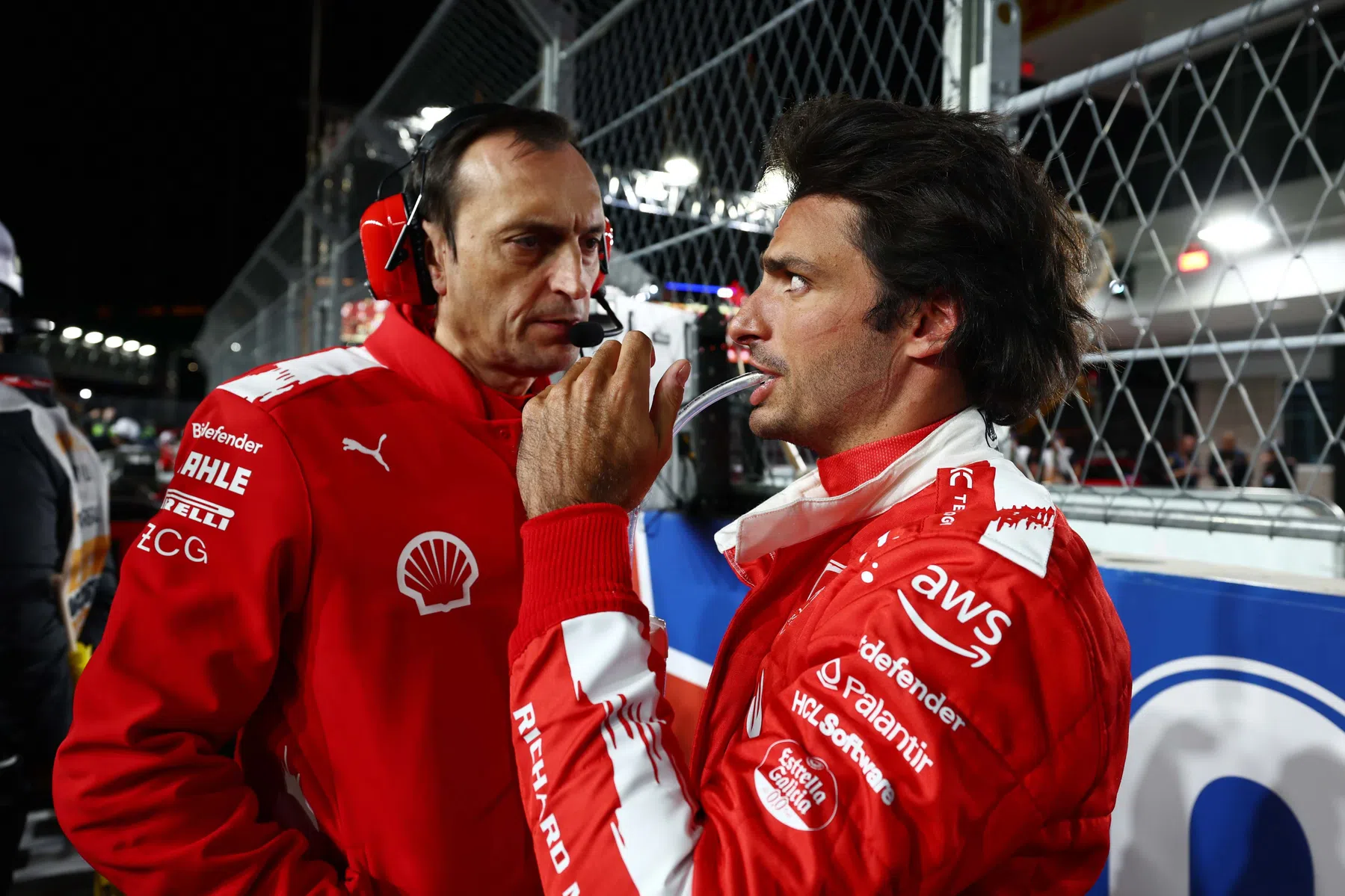 ferrari go for hamilton and stop negotiations with Sainz