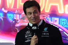Thumbnail for article: 'Mercedes should consider Verstappen, contracts are irrelevant'