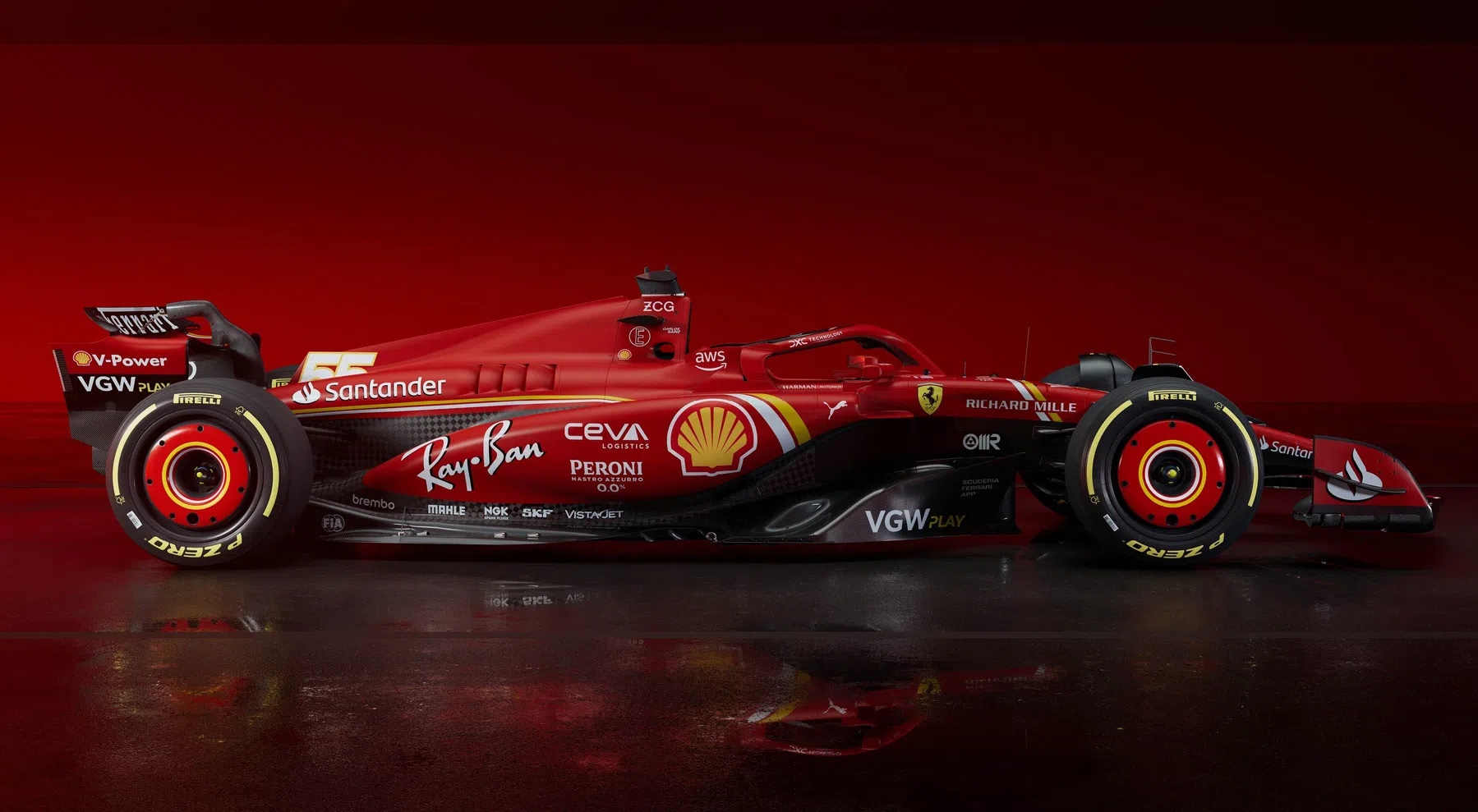 l'internet réagit à la ferrari sf-24