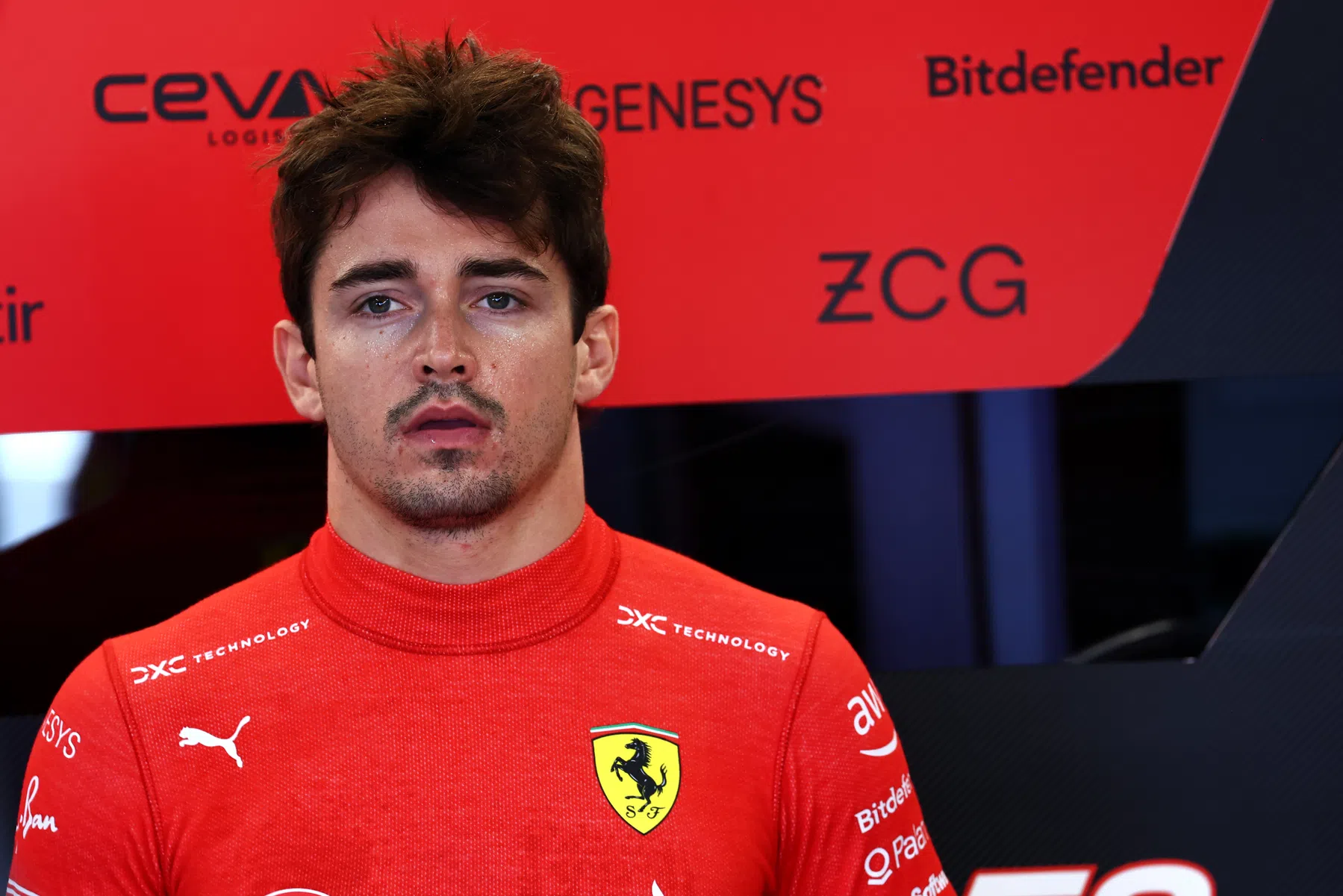 Leclerc evita le domande su Hamilton: 