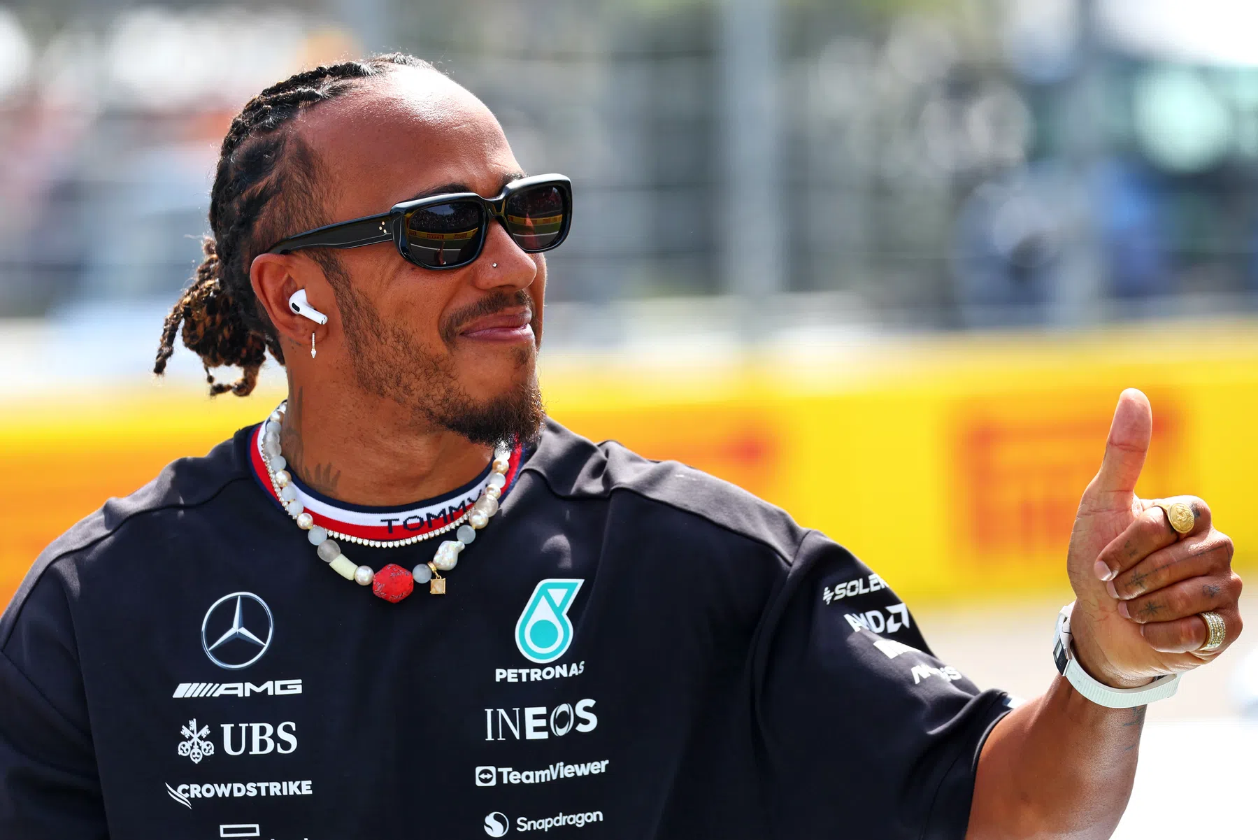 Hamilton verraste voormalig Mercedes-baas met vertrek: ‘Ben stomverbaasd’