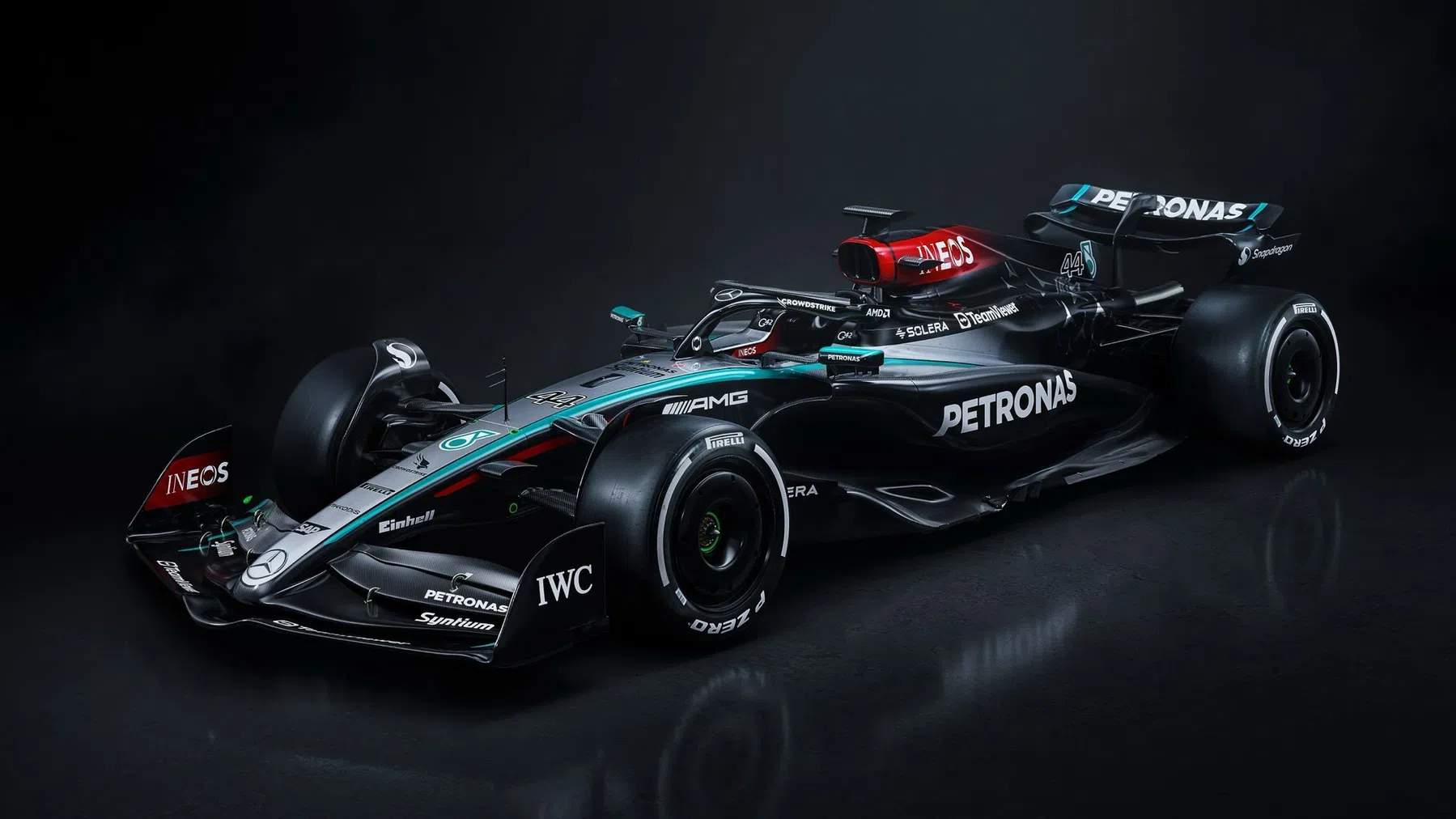 Mercedes presenteert W15 voor F1-seizoen 2024