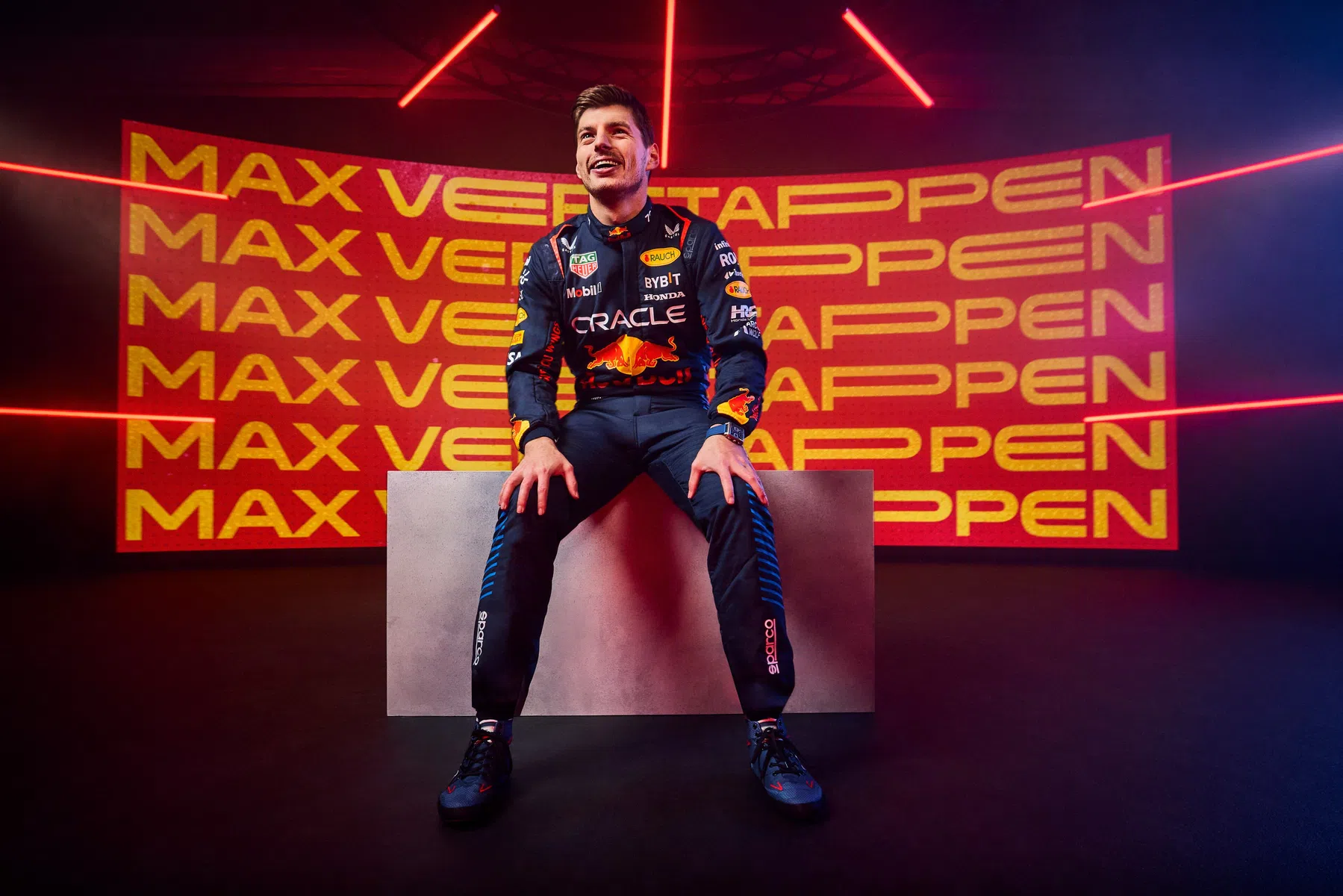 Verstappen reageert op of hij op wintersport-vakantie mocht van Red Bull