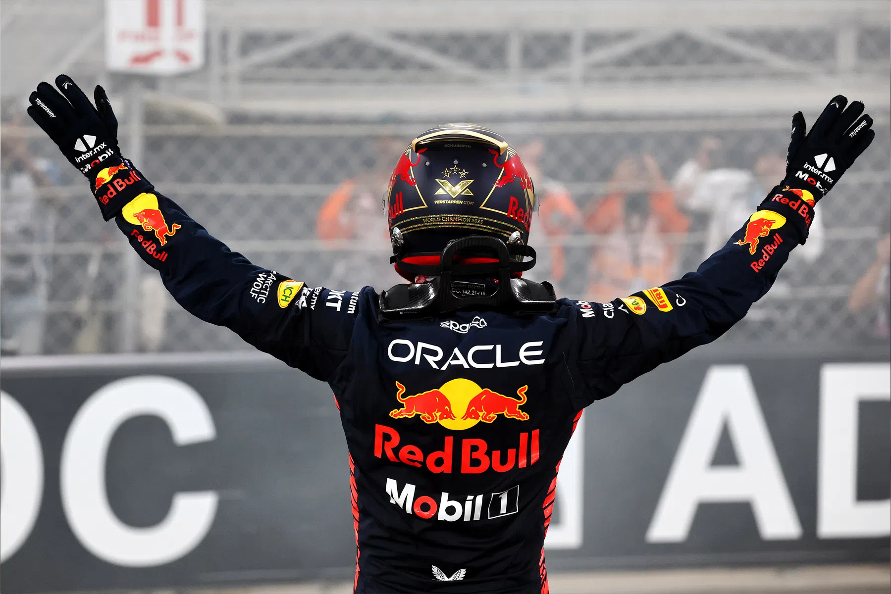 Max Verstappen, de Red Bull, no mira a sus rivales en la F1