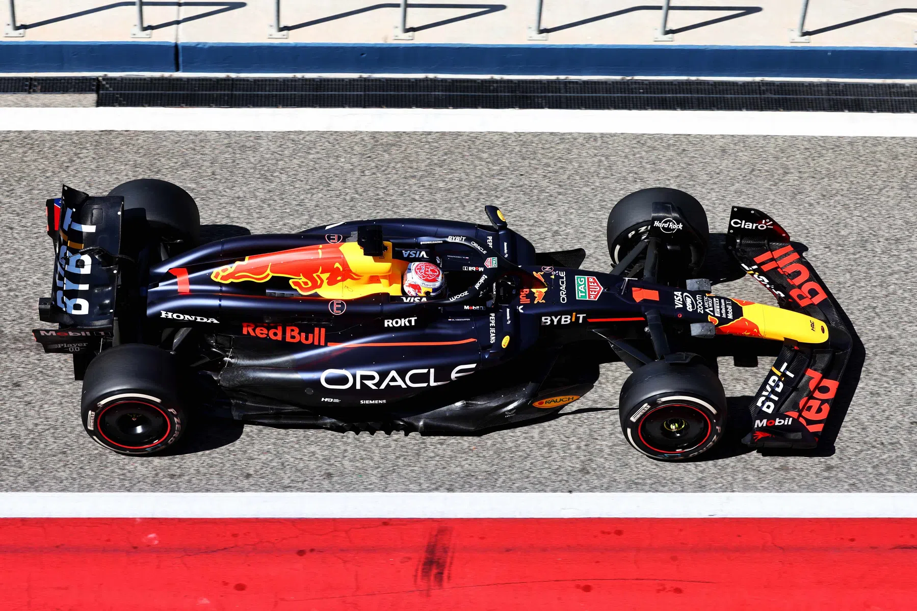 De eerste testdag in Bahrein: Verstappen direct met Red Bull in actie!