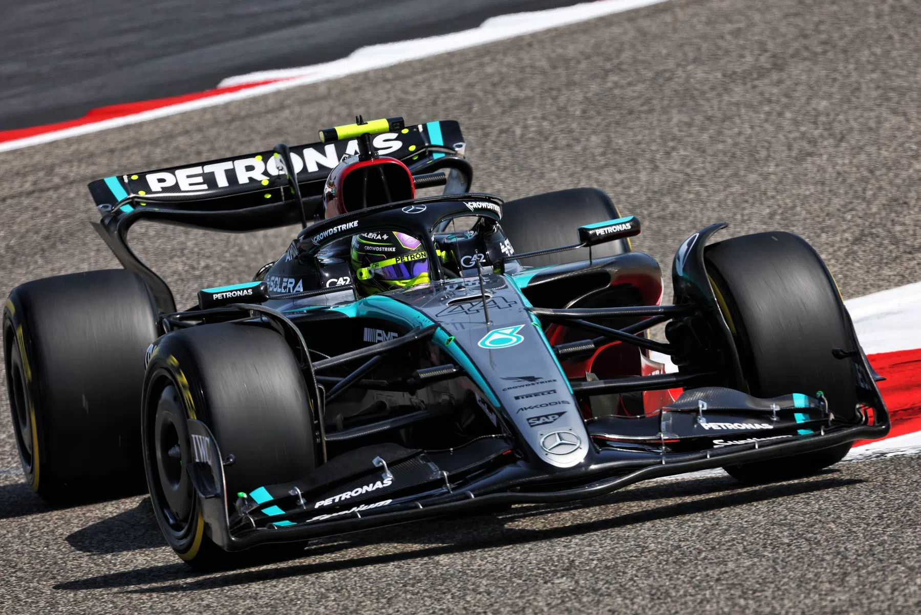 Mercedes en allison over testdagen Bahrein