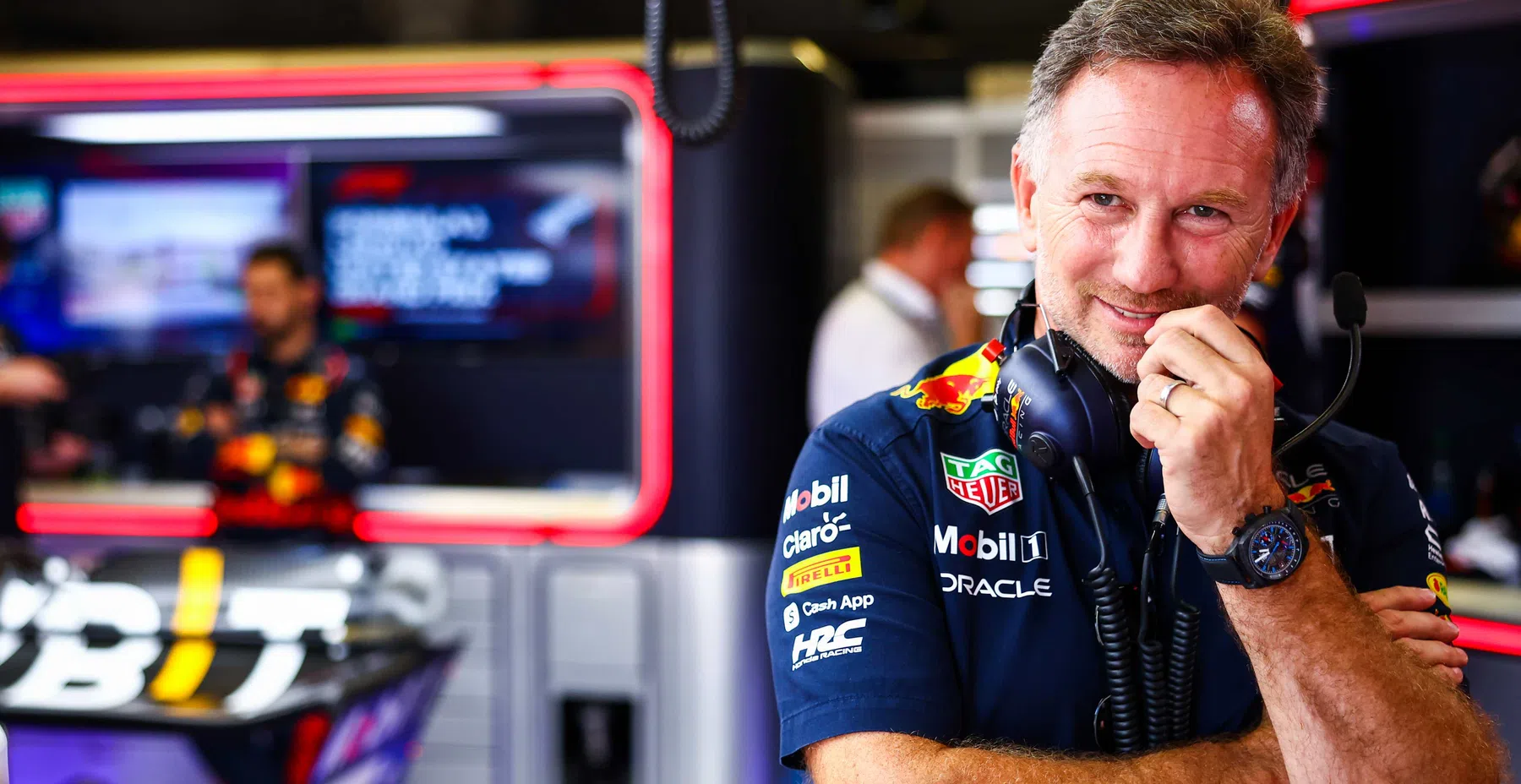 Internet reageert op aanblijven Horner bij Red Bull