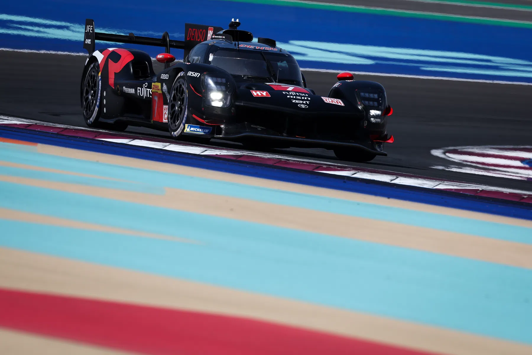 Moeilijke dag voor De Vries en Frijns, Porsche start WEC-seizoen sterk