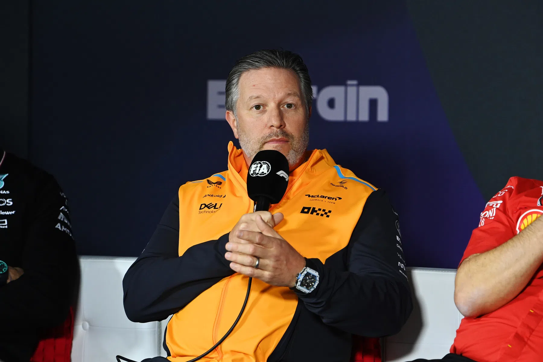 zak brown kritisch op f1 regels en ziet voordeel red bull