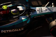 Thumbnail for article: Hamilton ha sbagliato direzione? 'Spero di migliorare durante la gara'