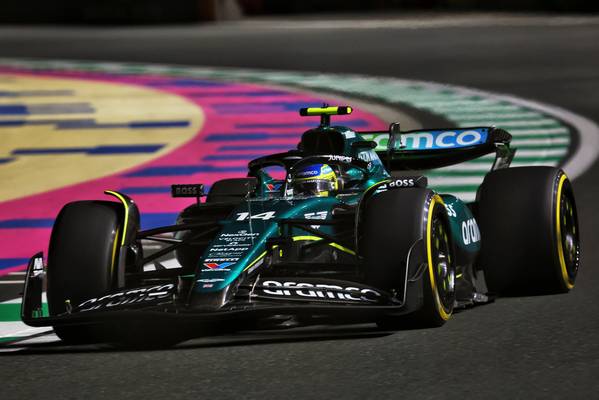 fernando alonso se adjudica el primer puesto de la fp2 en el gran premio de arabia saudí