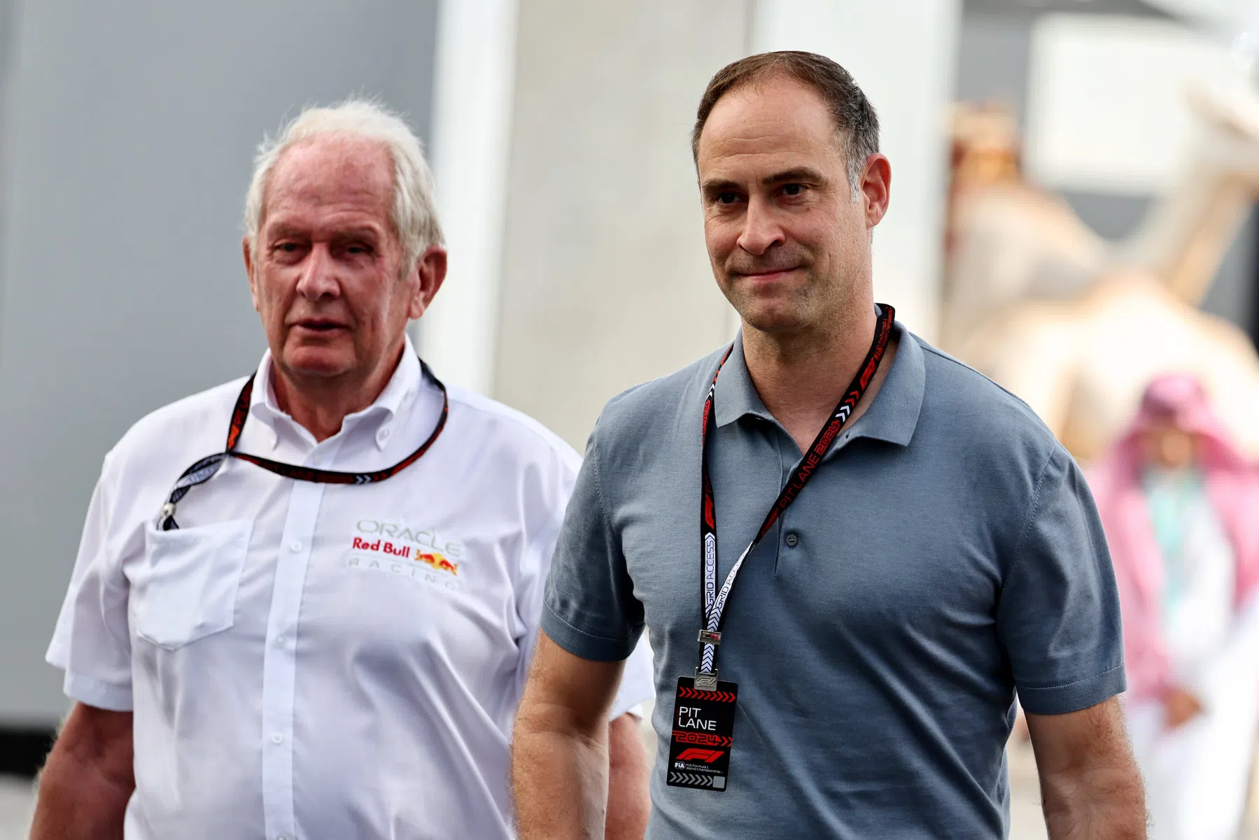 Helmut Marko habla con Mintzlaff, CEO de Red Bull