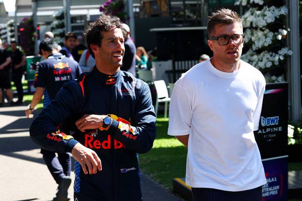 daniel ricciardo en el asiento de red bull para 2025 en el gran premio de australia