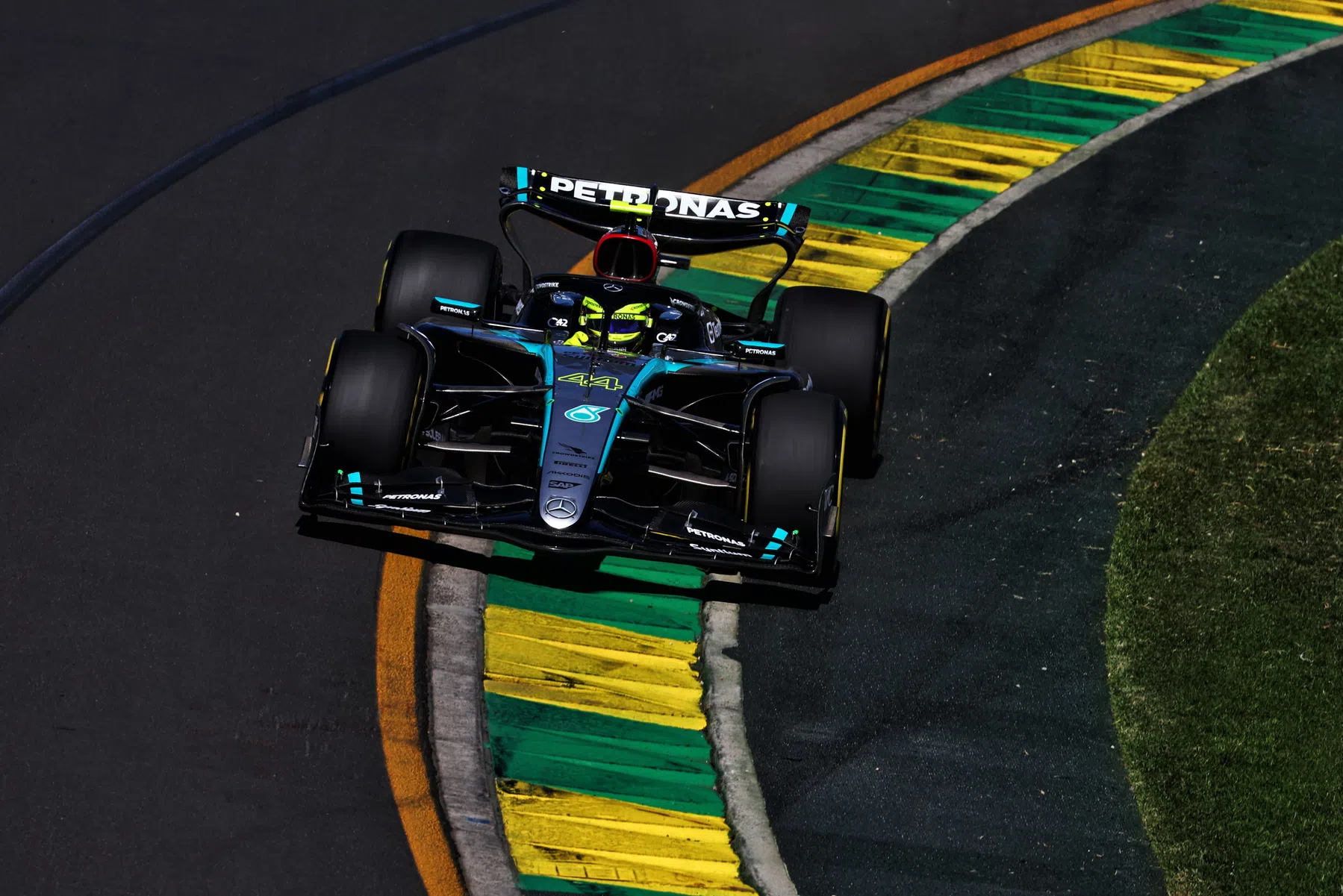 FP2 decepcionante para a Mercedes: 'Se ele não tivesse causado o dano...'