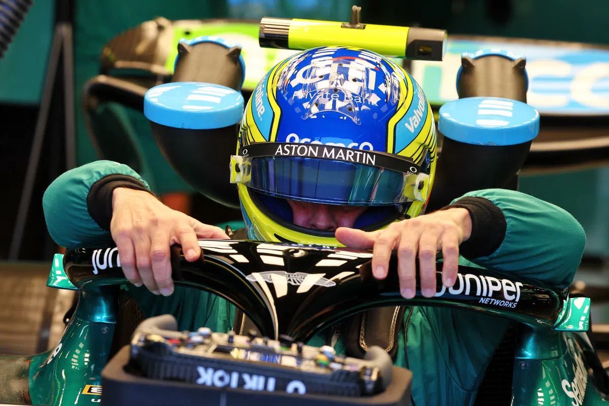 Alonso vê os pontos fracos da Aston Martin: "Não será uma corrida fácil"