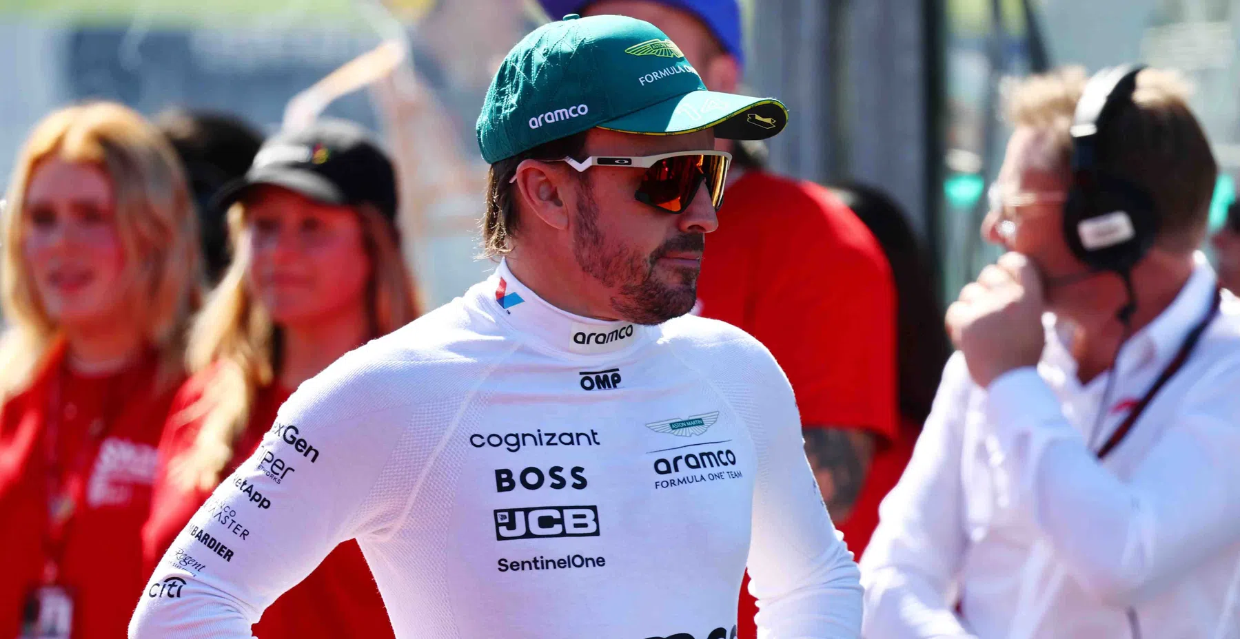 Alonso onderzocht door stewards na crash Russell