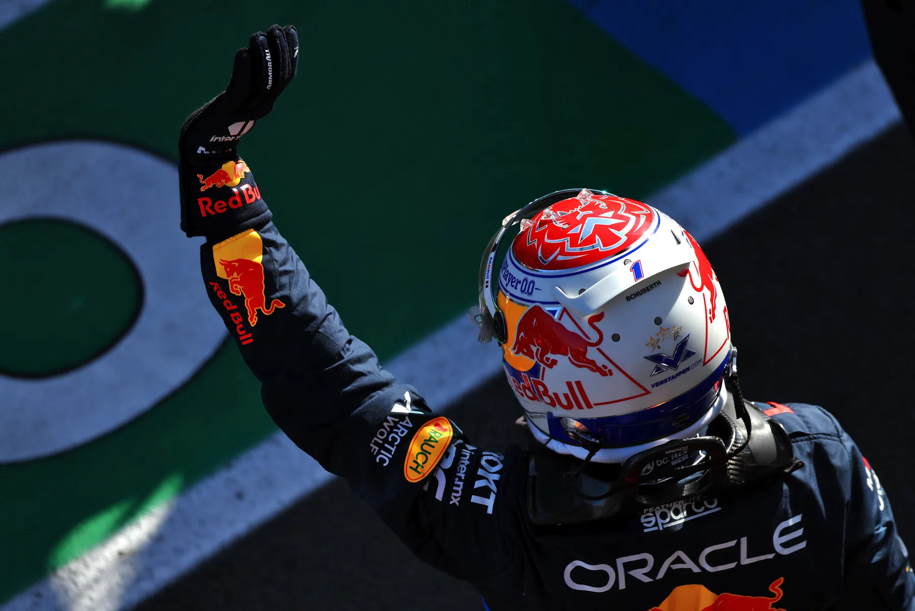 Red Bull no intervino ante las primeras señales del problema de frenos de Verstappen