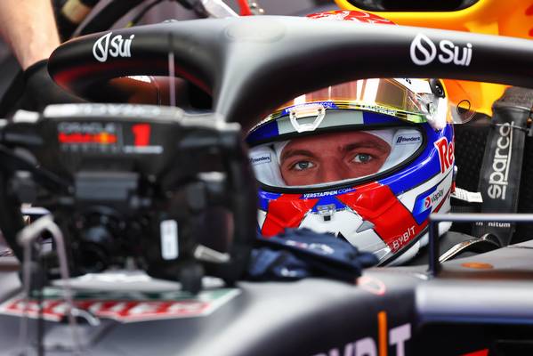 Verstappen sets the ealy pace in Japan as he tops the FP1 standings