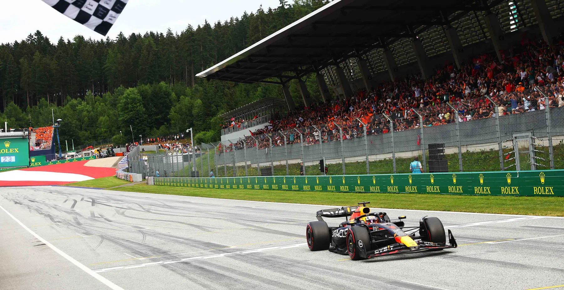 Hans Zimmer provides unique version of national anthem at GP Austria