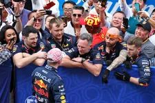 Thumbnail for article: Horner impressed with Verstappen: 'On another planet'