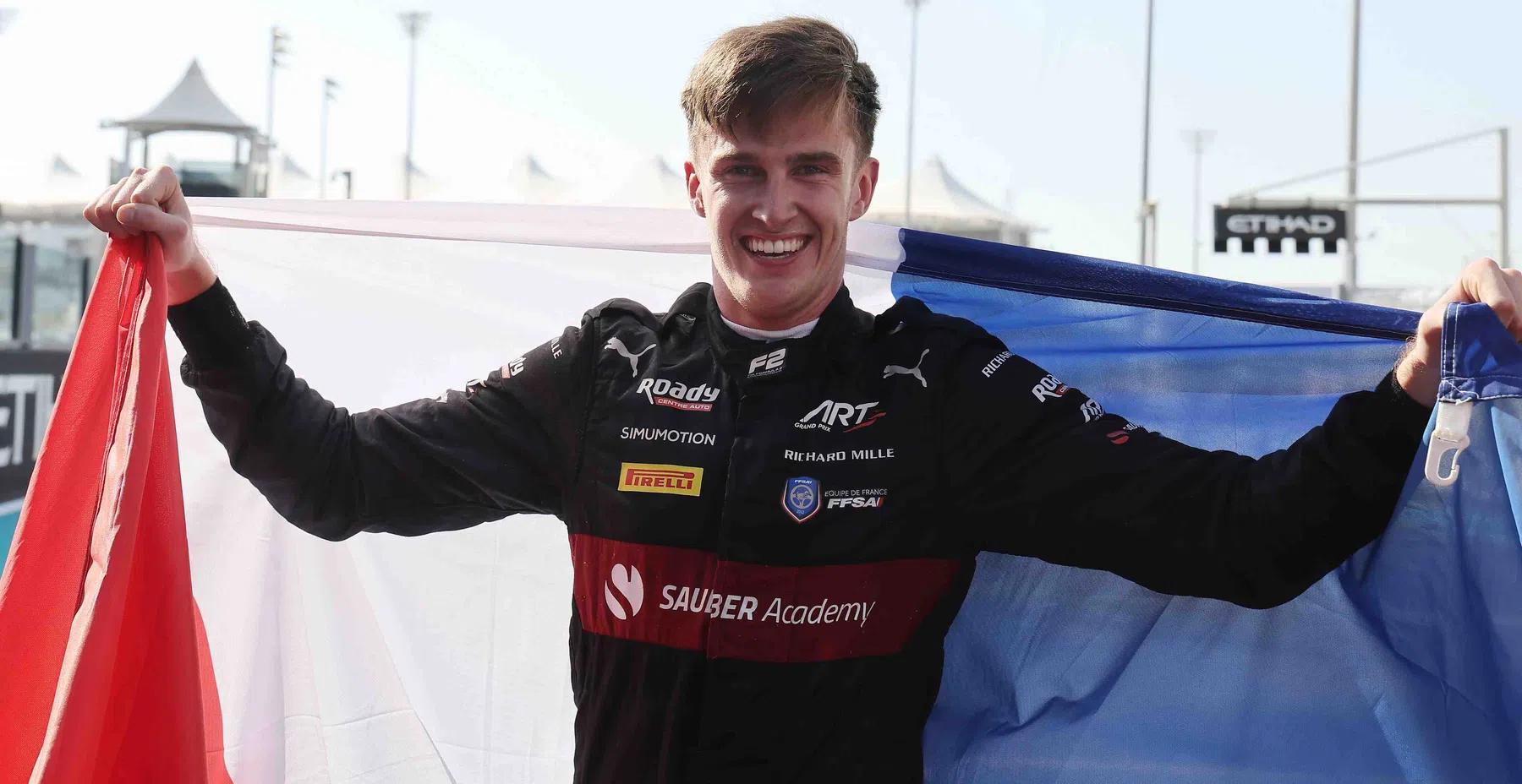 Pourchaire, campeón de la F2, sigue activo por ahora en la IndyCar