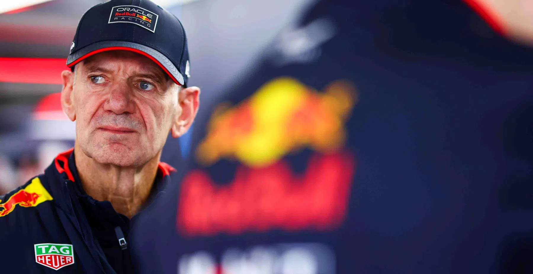 Newey alla Ferrari mentre lascia la Red Bull